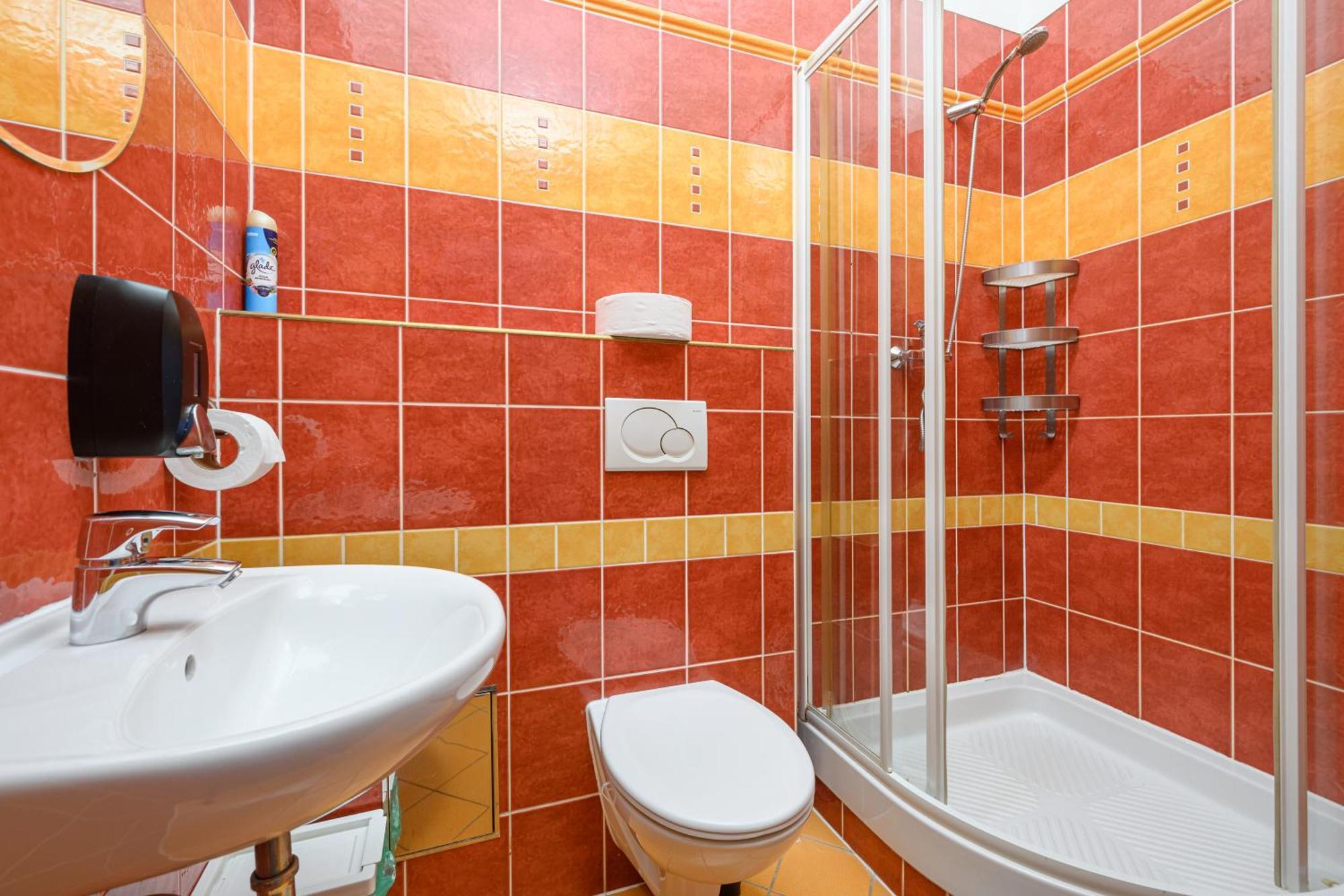 Single Room Shower Shared External Toilet,1651768878:JPEG